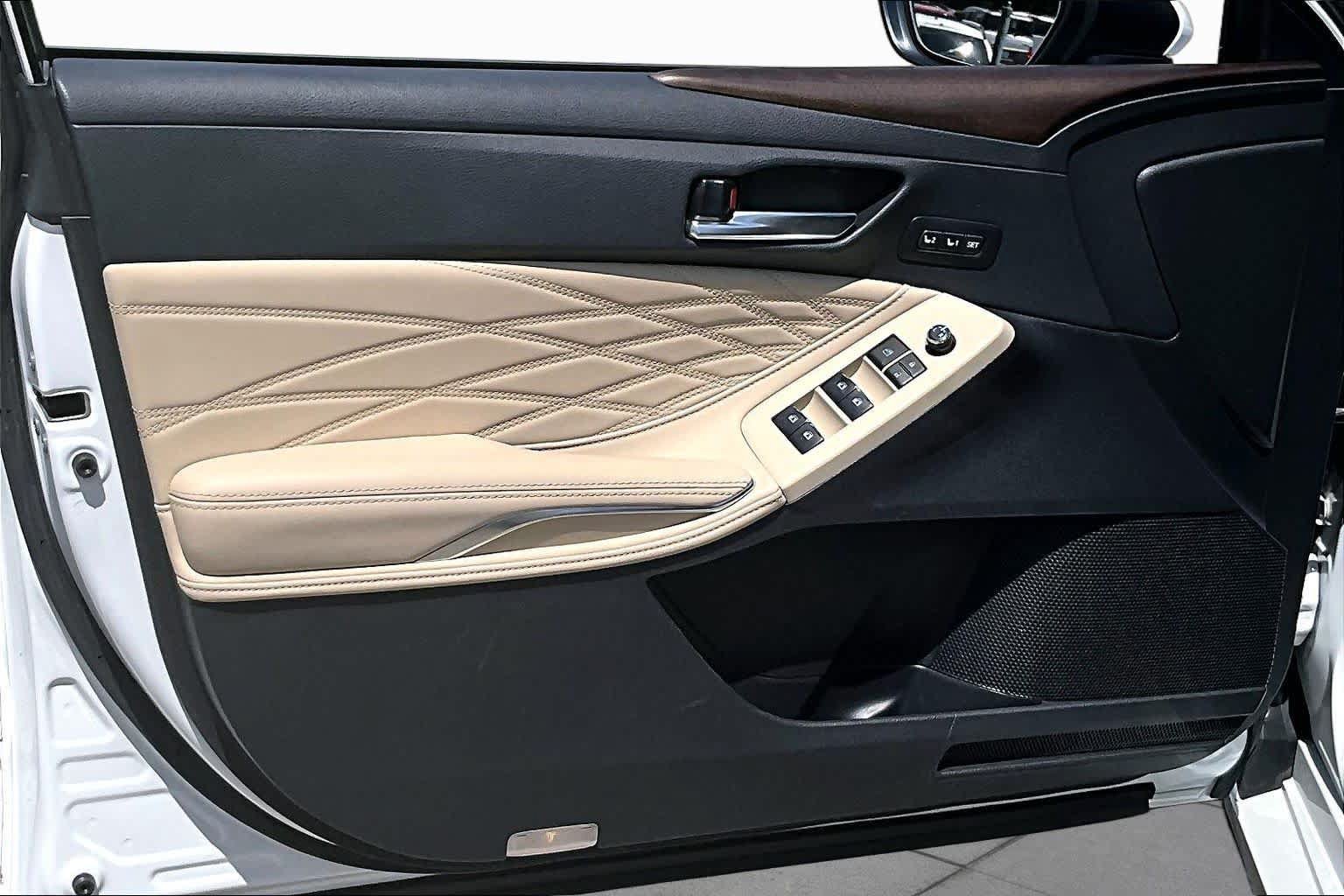 Used 2019 Toyota Avalon Limited FWD image 26