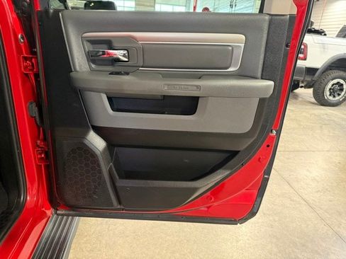 Used 2019 RAM 1500 Classic SLT AWD/4WD image 14