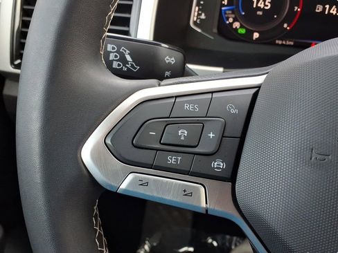 Used 2023 Volkswagen Atlas SE w/ Panoramic Sunroof Package image 26