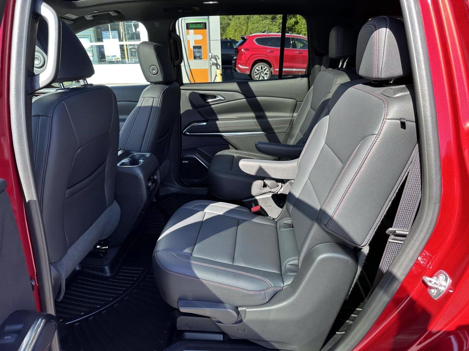 Used 2024 Chevrolet Traverse Z71 w/ Enhanced Driving Package AWD/4WD image 13