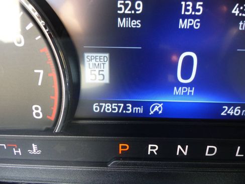 Used 2021 Ford Explorer XLT w/ Equipment Group 202A AWD/4WD image 29