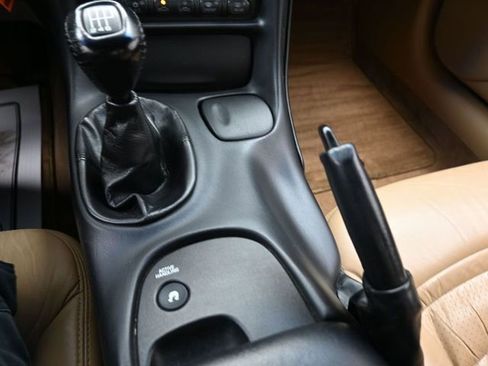Used 2000 Chevrolet Corvette Convertible w/ Memory Pkg RWD image 11