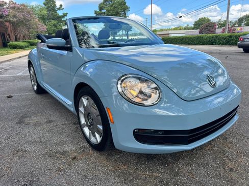 Used 2013 Volkswagen Beetle 2.5 FWD image 2