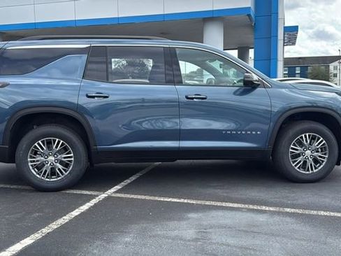 New 2026 Chevrolet Traverse LT w/ Driver Confidence Package image 8