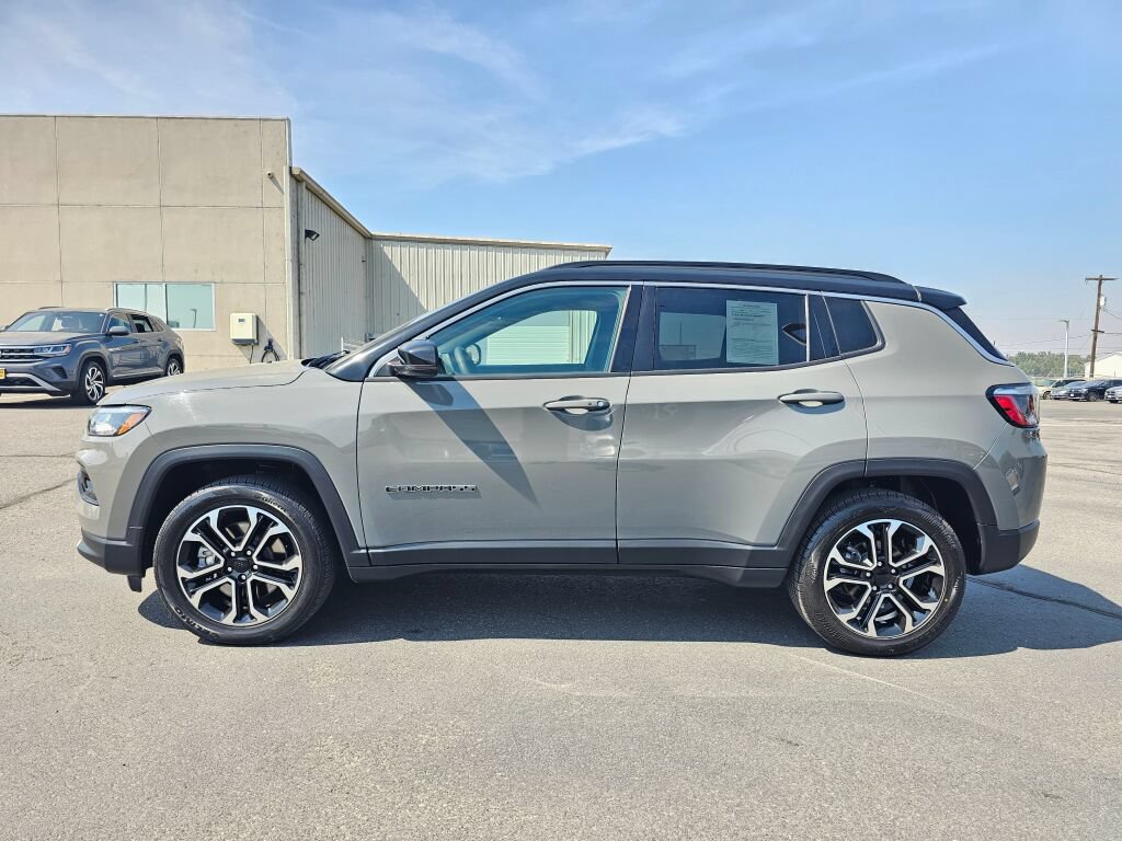 Used 2024 Jeep Compass Limited AWD/4WD image 3