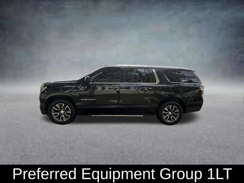 Used 2022 Chevrolet Suburban LT RWD image 4