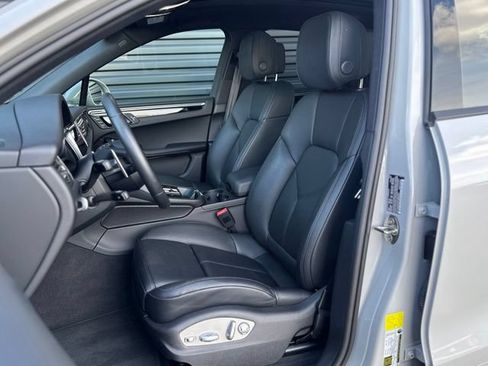 Used 2026 Porsche Macan AWD/4WD image 5