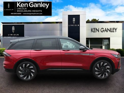 Used 2025 Lincoln Nautilus Reserve w/ Jet Appearance Package image 7