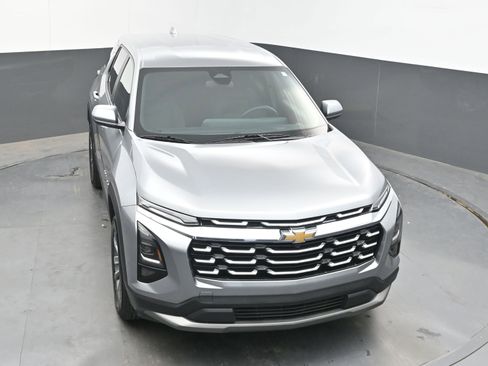 Used 2025 Chevrolet Equinox LT AWD/4WD image 29