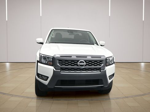 Certified 2025 Nissan Frontier SV w/ SV Convenience Package RWD image 2