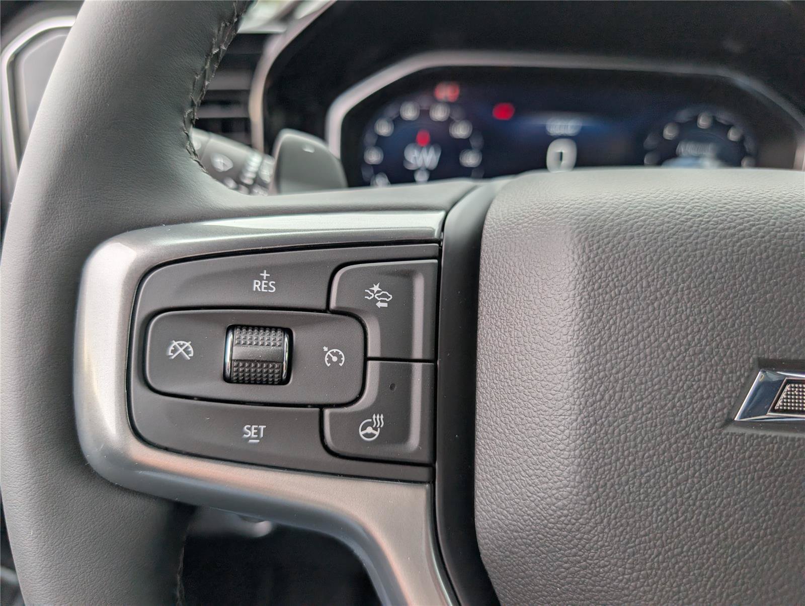 New 2026 Chevrolet Silverado 1500 RST w/ Dark Appearance Package AWD/4WD image 18