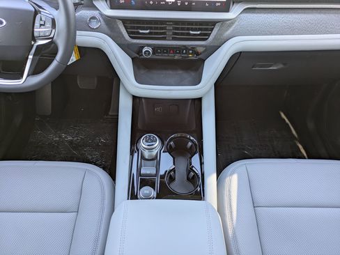 New 2026 Ford Explorer Platinum AWD/4WD image 22