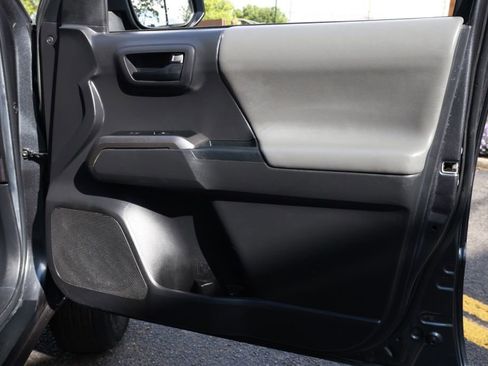 Used 2023 Toyota Tacoma SR5 RWD image 27