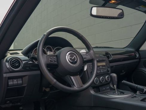 Used 2013 MAZDA MX-5 Miata Grand Touring RWD image 4