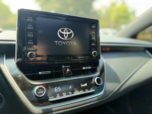 Used 2020 Toyota Corolla XSE FWD image 21