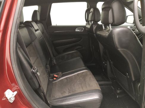 Used 2019 Jeep Grand Cherokee Laredo w/ Laredo X Package image 19