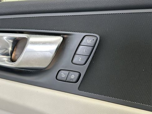 Certified 2023 Volvo XC60 B5 Plus w/ Climate Package image 20