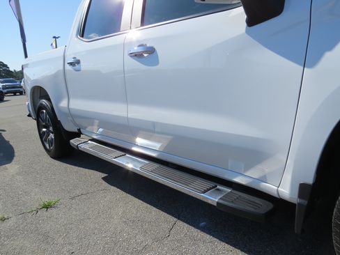 Used 2025 Chevrolet Silverado 1500 LT AWD/4WD image 11