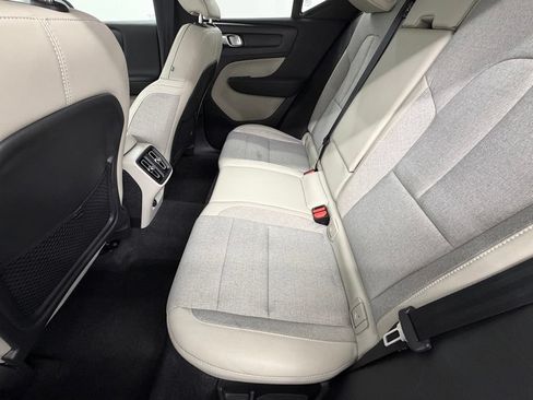 Used 2020 Volvo XC40 T5 Momentum w/ Protection Package Premier AWD/4WD image 41