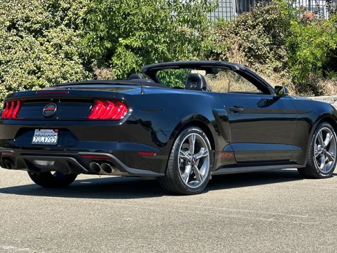 Used 2022 Ford Mustang GT Premium w/ Equipment Group 401A RWD image 2