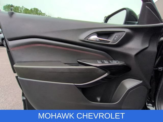Used 2024 Chevrolet Trax RS w/ Sunroof Package FWD image 21