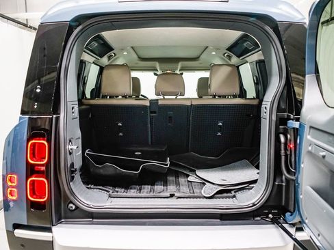 Used 2022 Land Rover Defender 110 SE image 26