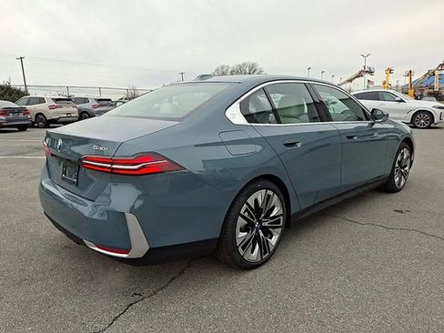 Used 2026 BMW 530i xDrive AWD/4WD image 7