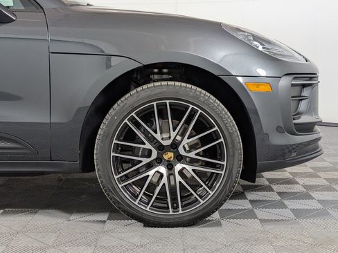 Certified 2026 Porsche Macan AWD/4WD image 13