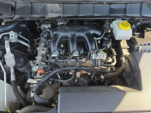 Used 2023 Nissan Pathfinder SV image 13