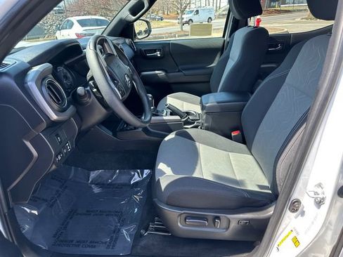 Used 2023 Toyota Tacoma TRD Sport w/ Technology Package image 28