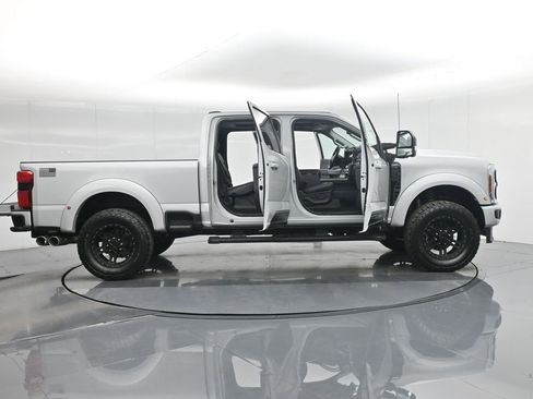 New 2026 Ford F250 Lariat w/ Black Appearance Package image 4