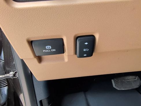 Used 2024 Ford F350 Lariat w/ Lariat Ultimate Package AWD/4WD image 18