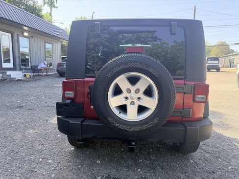 Used 2012 Jeep Wrangler Sport AWD/4WD image 7