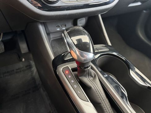 Used 2025 Buick Envista Sport Touring image 41