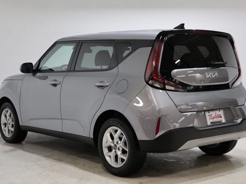 Used 2025 Kia Soul LX w/ LX Technology Package FWD image 6