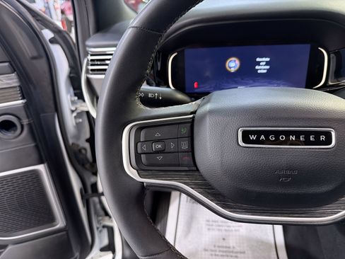 Used 2022 Jeep Wagoneer Series II image 14