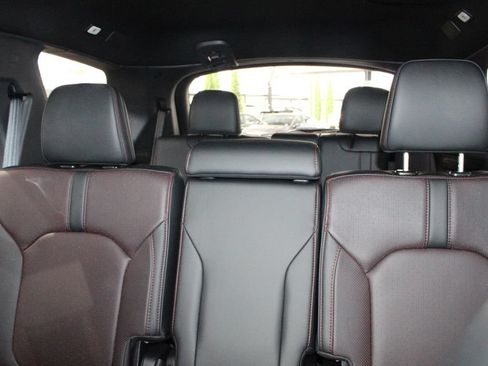 Used 2025 Honda Pilot Black Edition image 54