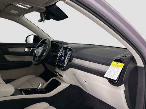 New 2026 Volvo XC40 B5 Ultra w/ Protection Package Premier image 27