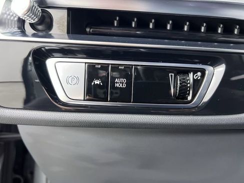 Used 2024 Toyota Corolla Cross AWD Hybrid image 17