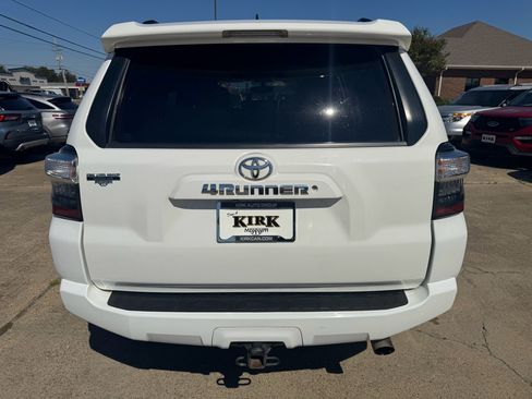 Used 2019 Toyota 4Runner SR5 Premium image 4