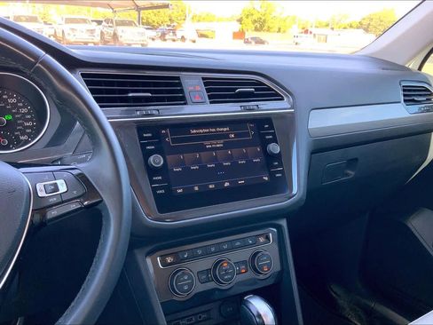 Used 2020 Volkswagen Tiguan SE AWD/4WD image 7