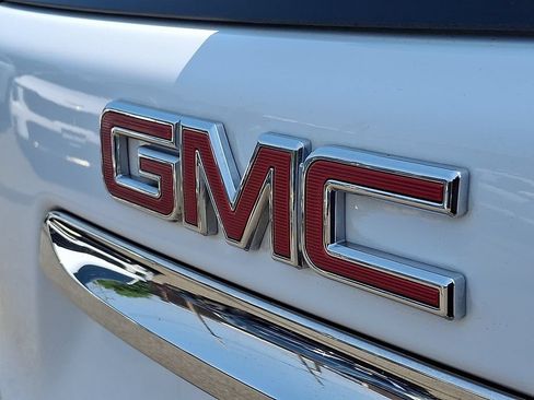 Used 2019 GMC Terrain Denali w/ Advanced Safety Package AWD/4WD image 29