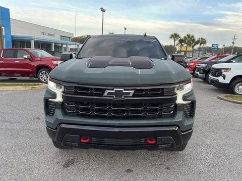 Used 2025 Chevrolet Silverado 1500 LT Trail Boss w/ LPO, Dark Essentials Package image 2