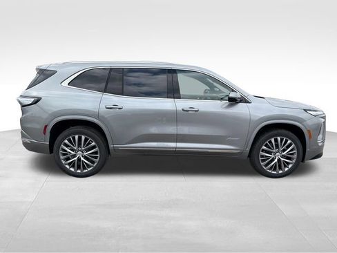 New 2026 Buick Enclave Avenir w/ Super Cruise Package image 8