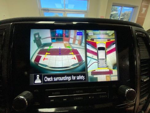 Used 2021 Nissan Titan PRO-4X w/ Pro-4x Convenience Package image 26