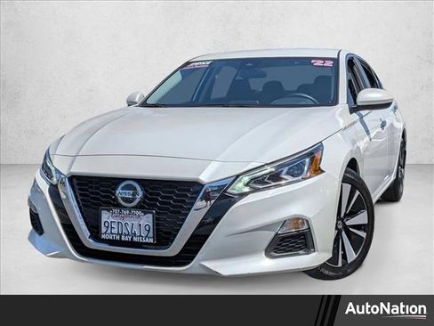 Used 2022 Nissan Altima 2.5 SV image 1