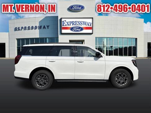 Used 2025 Ford Expedition Active AWD/4WD image 4