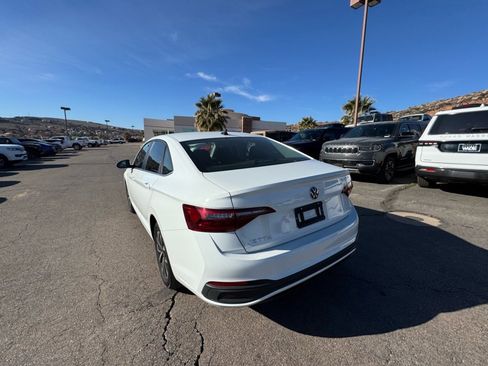 Certified 2021 RAM 2500 Big Horn w/ Level 1 Equipment Group image 3