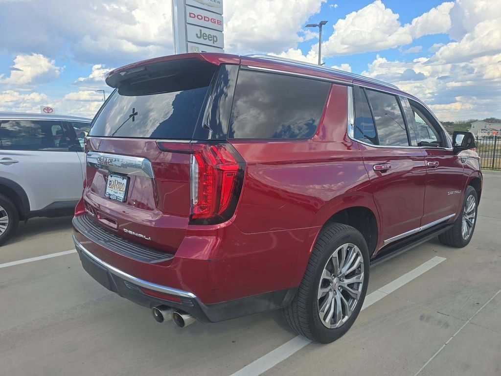 Used 2021 GMC Yukon Denali w/ Denali Premium Package AWD/4WD image 3