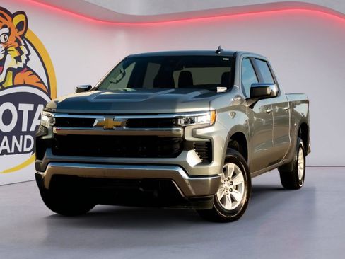 Used 2025 Chevrolet Silverado 1500 LT image 1